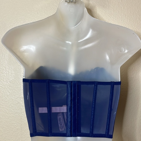 Victoria's Secret Strapless Corset Top Eyelet Lace Sheer design NWT Small - Picture 5 of 9